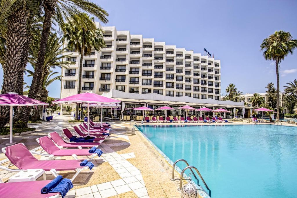 Royal Mirage