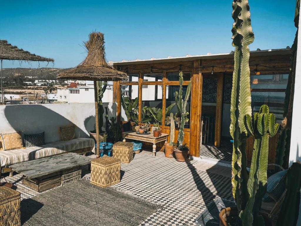 Blue Waves Surf House Anza