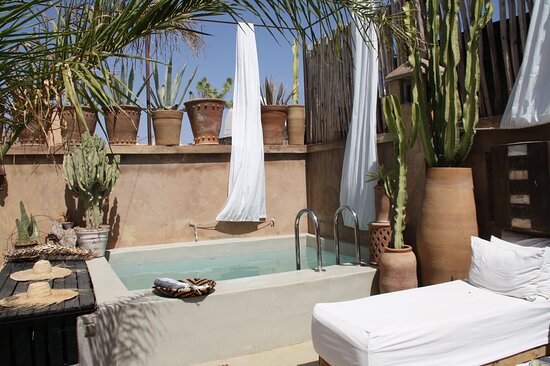 Riad Lola