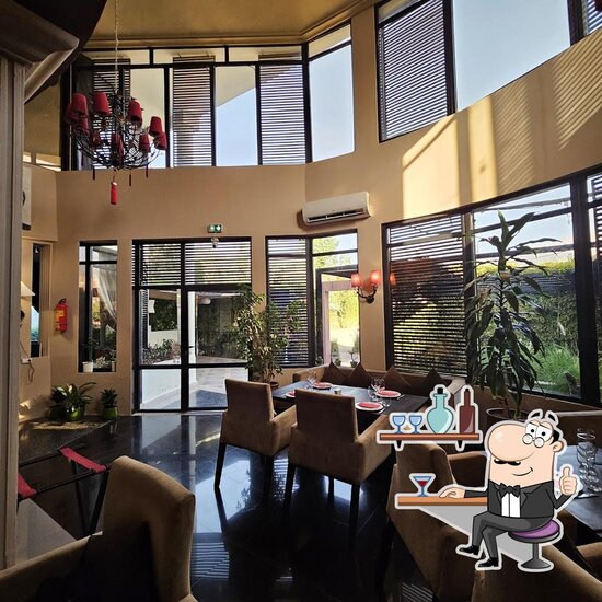 La Villa Restaurant Lounge